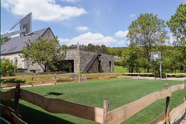 Holiday cottage in Rochefort for 10 persons in the Ardennes