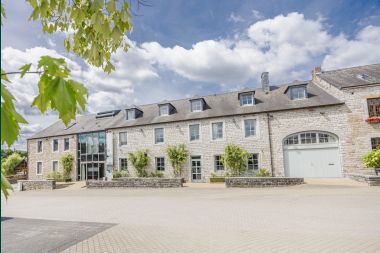 Luxury villa in Rochefort for 20 persons in the Ardennes
