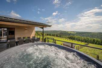 Holiday home in Rochehaut, Ardennes: 5 bedrooms and stunning view