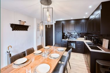 Cozy holiday home in Rochehaut for 6-7 people with jacuzzi, private garden and near hiking trails