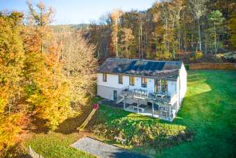 Modern holiday home in Rochehaut for 8 people in the Ardennes