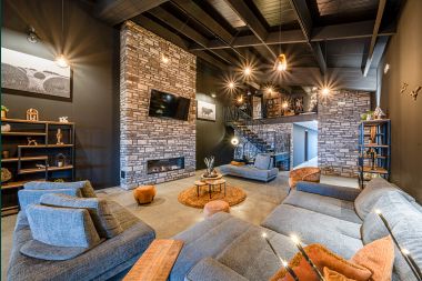 Modern villa in Rochehaut: spacious accommodation for 12 people with private garden and hot tub