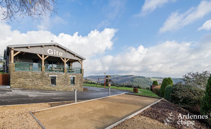 Spacious and comfortable holiday home for 16 people in Rochehaut, Ardennes.