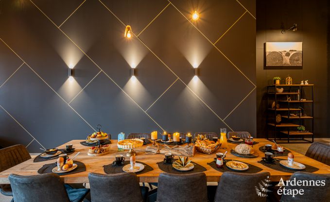 Modern villa in Rochehaut: spacious accommodation for 12 people with private garden and hot tub