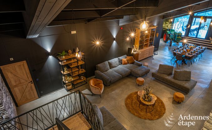 Modern villa in Rochehaut: spacious accommodation for 12 people with private garden and hot tub