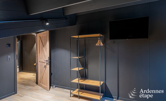 Modern villa in Rochehaut: spacious accommodation for 12 people with private garden and hot tub