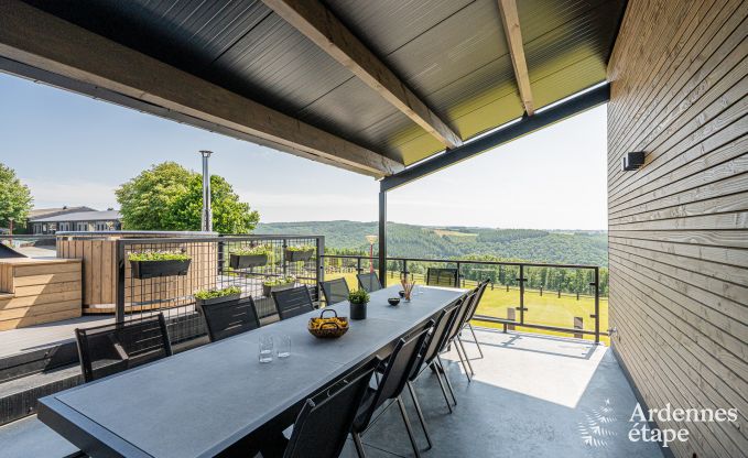 Modern villa in Rochehaut: spacious accommodation for 12 people with private garden and hot tub