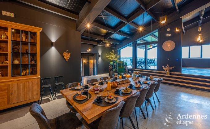 Modern villa in Rochehaut: spacious accommodation for 12 people with private garden and hot tub