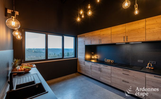 Modern villa in Rochehaut: spacious accommodation for 12 people with private garden and hot tub