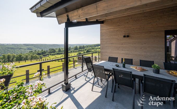 Modern villa in Rochehaut: spacious accommodation for 12 people with private garden and hot tub