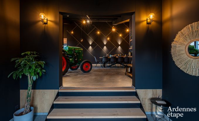 Modern villa in Rochehaut: spacious accommodation for 12 people with private garden and hot tub