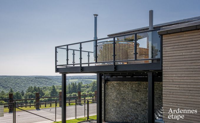 Modern villa in Rochehaut: spacious accommodation for 12 people with private garden and hot tub