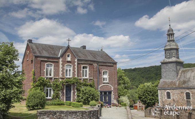 Holiday home in Saint-Hubert: haven of peace for 7 people in the Ardennes with private garden and family amenities