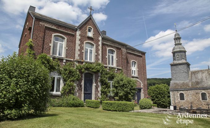 Holiday home in Saint-Hubert: haven of peace for 7 people in the Ardennes with private garden and family amenities