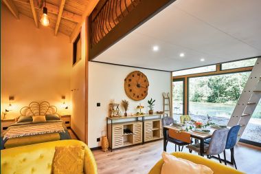 Remote chalet by pond in Saint-Hubert, Ardennes