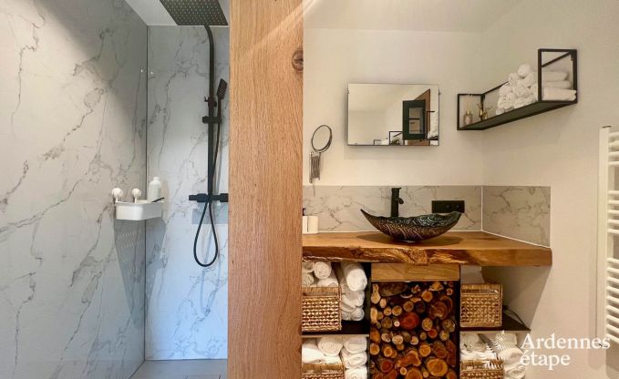 Remote chalet by pond in Saint-Hubert, Ardennes