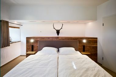 Charming holiday home in Saint-Vith for 6 people with sauna, private garden and open fireplace