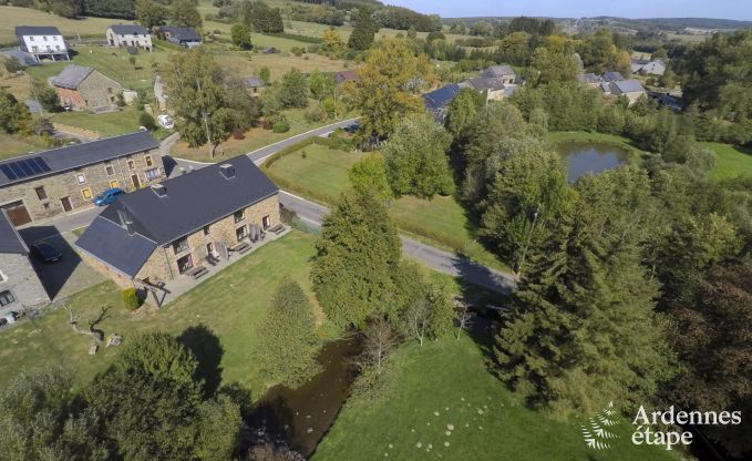 Holiday home in Sainte-Ode: relaxation by the water for 6 people in the Belgian Ardennes