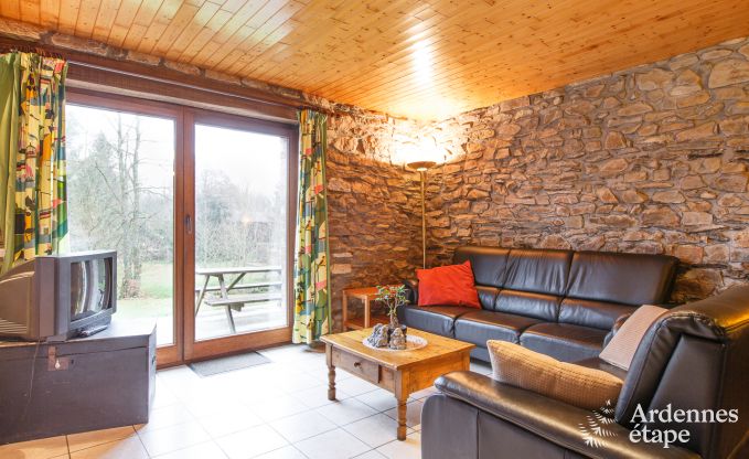 Holiday home in Sainte-Ode: relaxation by the water for 6 people in the Belgian Ardennes