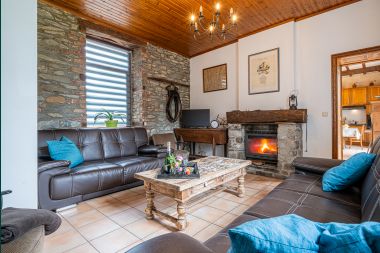 Comfortable holiday home with swimming pool in Sainte-Ode, Ardennes