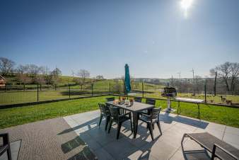 Luxury holiday home in Sainte-Ode, Ardennes: private pool, playground & space for 6 people