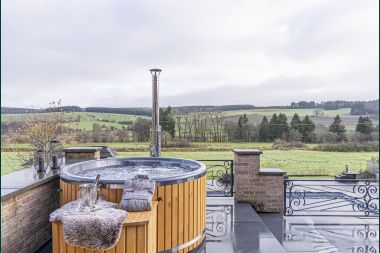 Villa in Sainte-Ode for 14 people with swimming pool, hot tub, sauna, bar and cinema