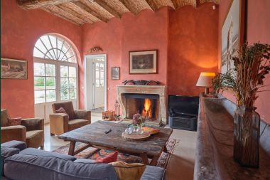 Charming holiday accommodation in the annex of a castle in Sars-la-Bruyère, Ardennes