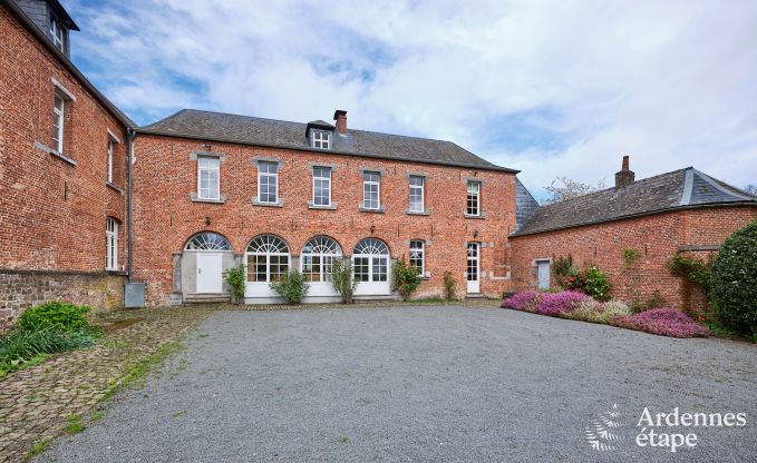Charming holiday accommodation in the annex of a castle in Sars-la-Bruyère, Ardennes