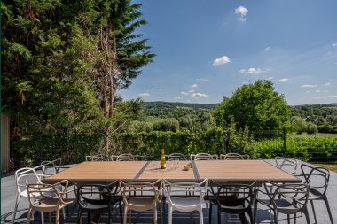 Holiday home Sippenaeken: charming accommodation for 15 people with jacuzzi and private garden in the Ardennes