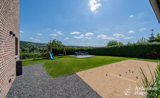 Holiday home Sippenaeken: charming accommodation for 15 people with jacuzzi and private garden in the Ardennes