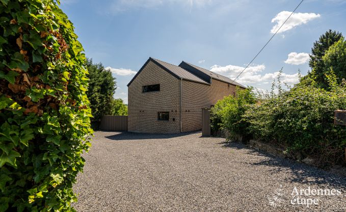Holiday home Sippenaeken: charming accommodation for 15 people with jacuzzi and private garden in the Ardennes