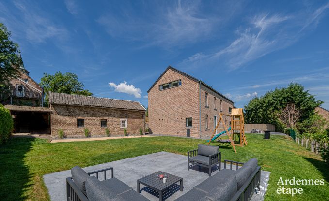 Holiday home Sippenaeken: charming accommodation for 15 people with jacuzzi and private garden in the Ardennes