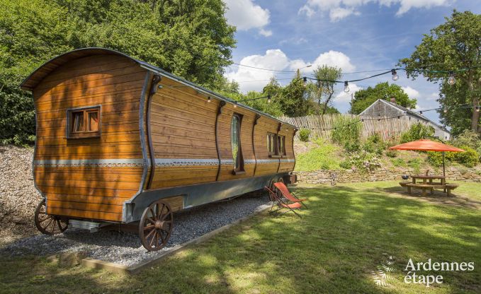 Unusual caravan for rent for 2-4 people in Somme-Leuze
