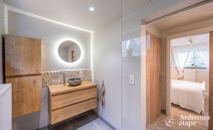 Cozy chalet in Somme-Leuze: Scandinavian stay for families with children and pets