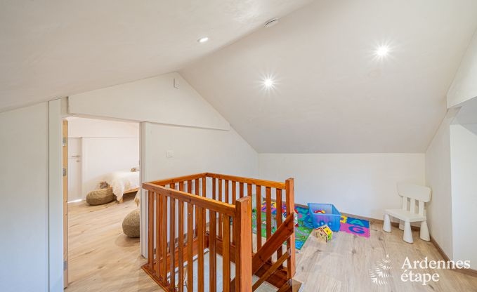 Cozy chalet in Somme-Leuze: Scandinavian stay for families with children and pets