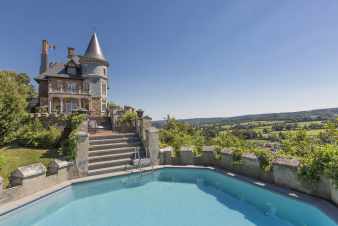 4-star holiday château with a swimming pool for 10 guests for rent in Spa