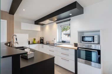 Spacious holiday home for 8 people in Spa, Ardennes: 4 bedrooms, 2 bathrooms, and a private terrace, 1 km from the city center.