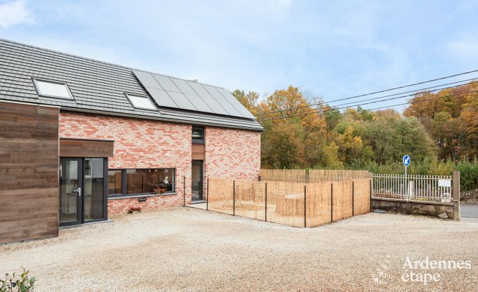 Spacious holiday home for 8 people in Spa, Ardennes: 4 bedrooms, 2 bathrooms, and a private terrace, 1 km from the city center.