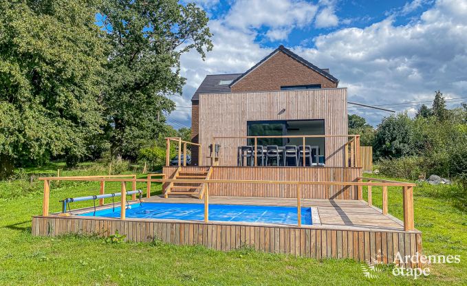 Luxury holiday home in the Ardennes: High-end stay for 10 people with swimming pool, jacuzzi, and proximity to Spa and Francorchamps.