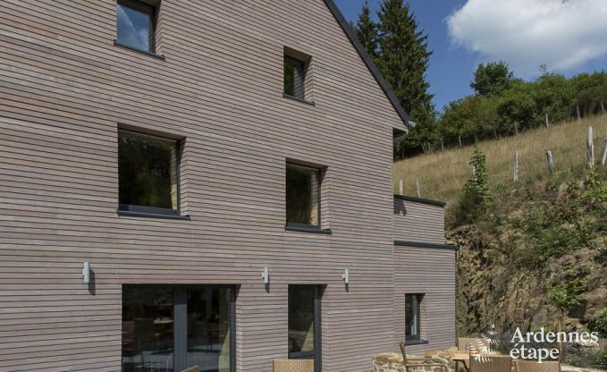 Impressive holiday cottage for 28 people in St-Vith in the heart of the Ardennes