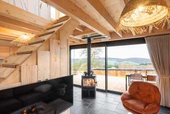 Chalet for 4 in Stavelot, High Fens. Sauna, garden and beautiful view