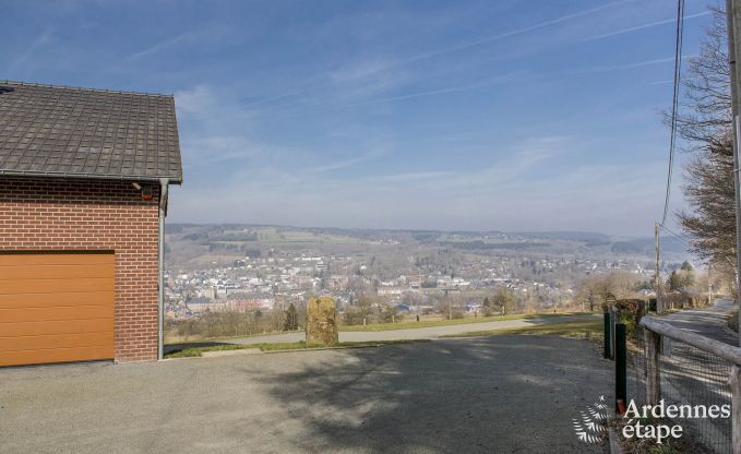 Holiday home for 19 persons with panoramic view of Stavelot