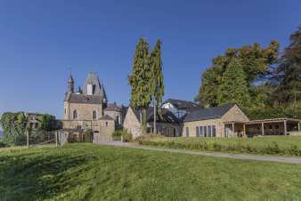 Former castle transformed into luxurious villa for 22 people in Stoumont
