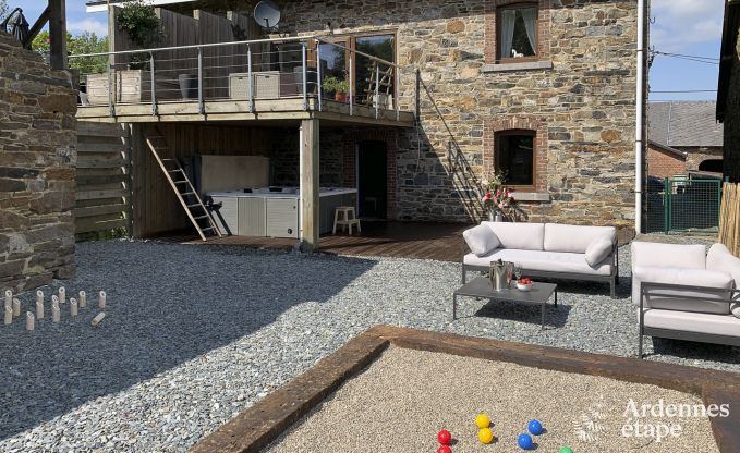 Holiday home with jacuzzi for 6/8 people to rent in the Ardennes