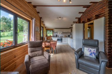 Cozy chalet in Tenneville for 4 persons/3 adults with 2 bedrooms, playroom, baby corner and panoramic view