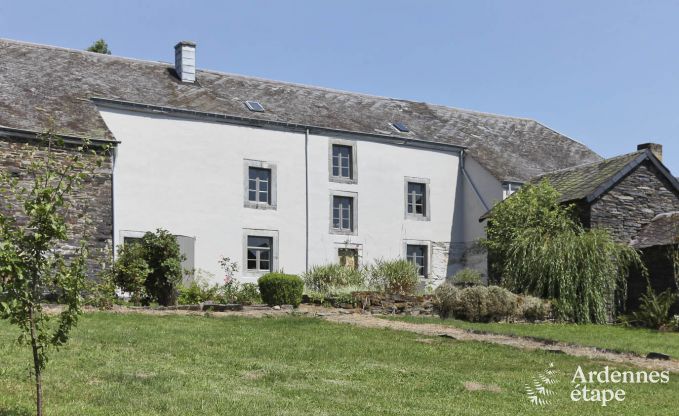 Magnificent 1800s farm converted into a holiday cottage for 8 persons