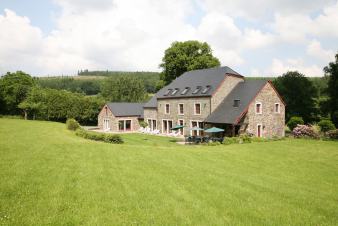Beautiful 4* villa for 26 pers. in the Ardennes (Tenneville)
