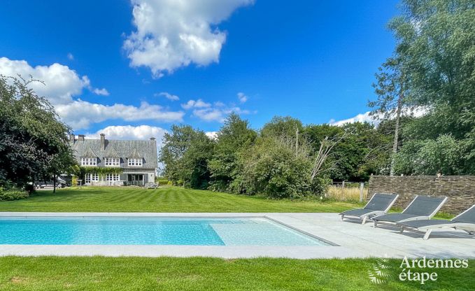 Spacious holiday home for 9 people in Tinlot with 4 bedrooms and bathrooms, swimming pool, private garden and play facilities