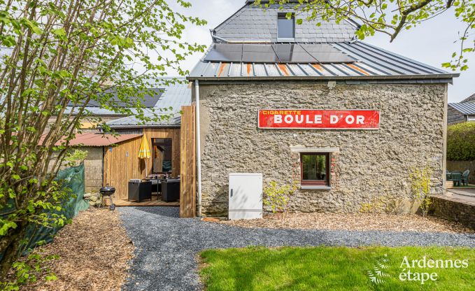 Unique holiday home with 2 bedrooms in Vaux-sur-Sure