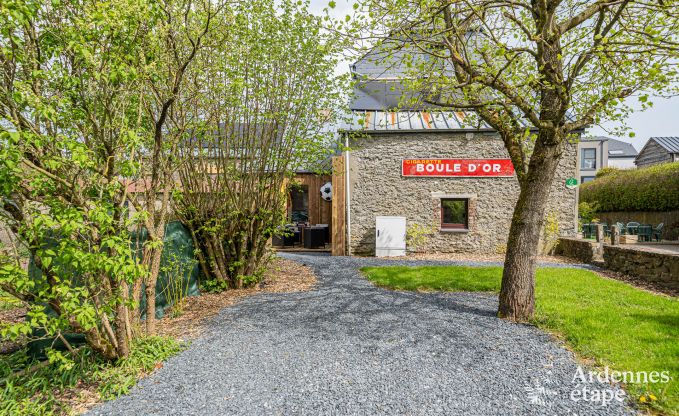 Unique holiday home with 2 bedrooms in Vaux-sur-Sure